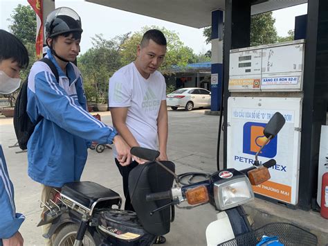 Giá xăng, dầu giảm từ chiều nay.